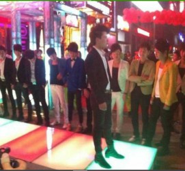 百色深圳夜总会伴游模特雇用(深圳KTV模特雇用)