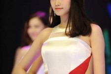 百色成都特大模特兼职**(成都服拆模特兼职是实的吗)