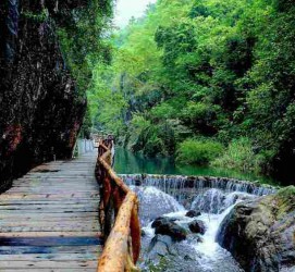 百色周边旅游(周边旅游景区哪里好玩)