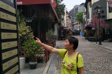 百色领奖后要带老伴游遍中国的简单介绍