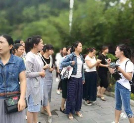 百色中国的曲男伴游的简单介绍