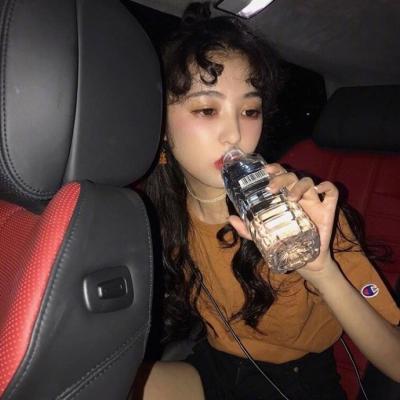 百色伴游玩耍享受异国风情的美妙光阴