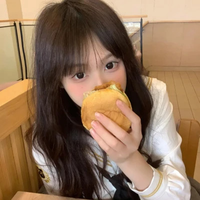 百色伴游女生李心怡的资料