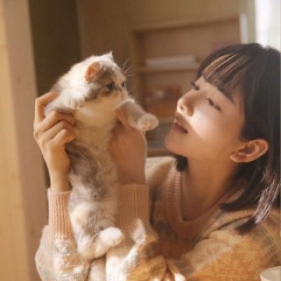 百色伴游女生邓珊珊的资料
