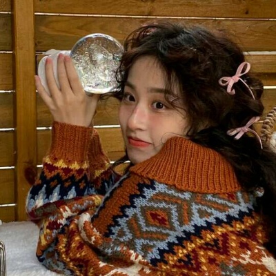 百色伴游女生郑晓涵的资料