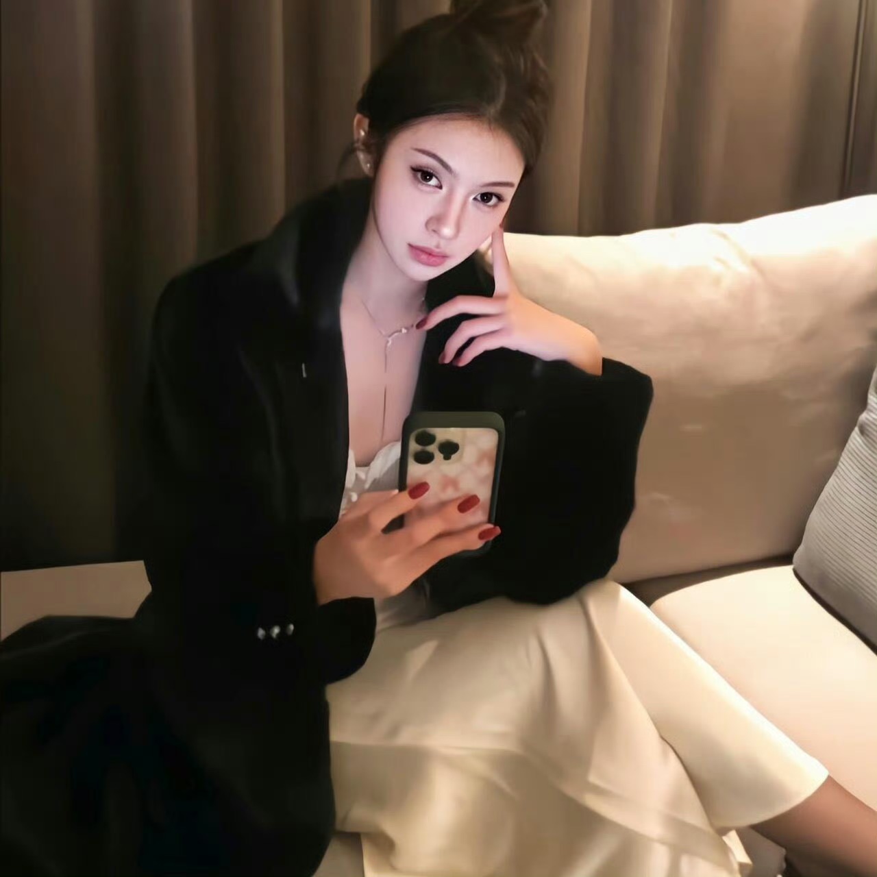 百色伴游女生周语言的资料