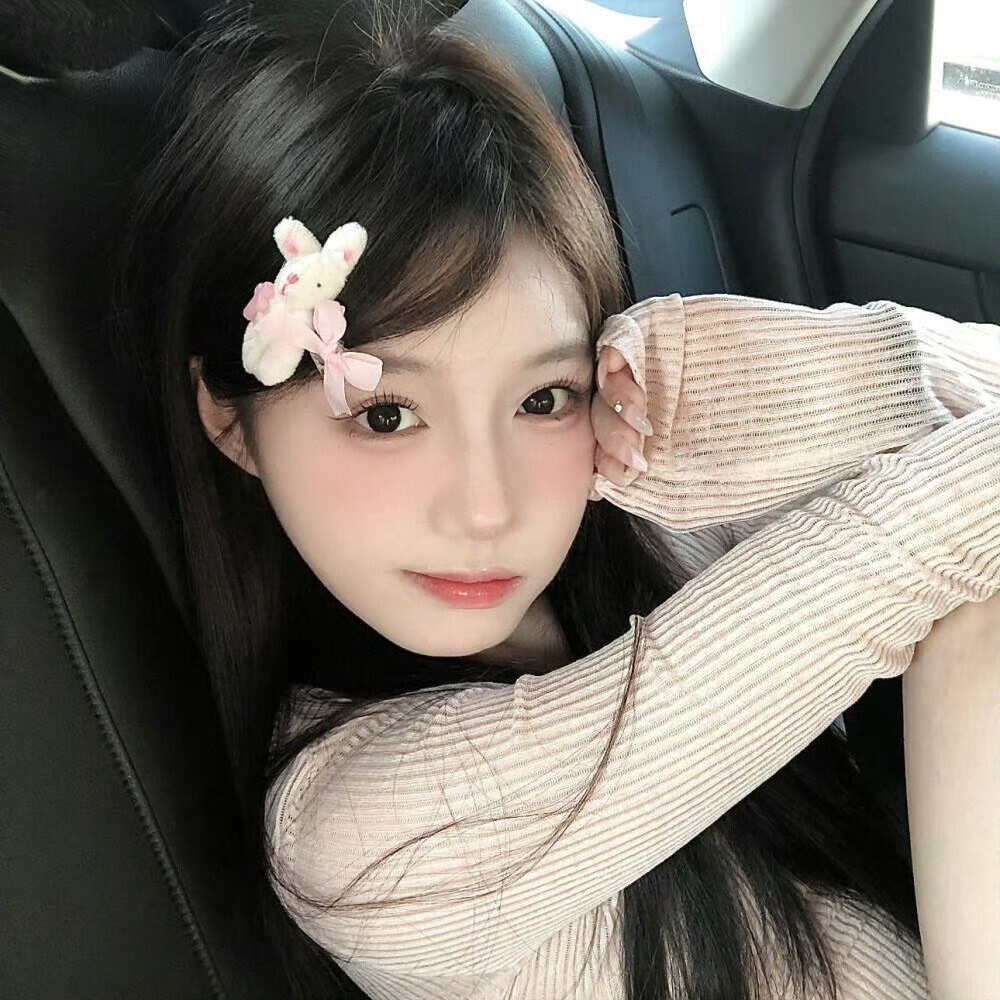 百色伴游女生沈欣白的资料