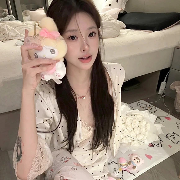 百色伴游女生 | 微微的资料