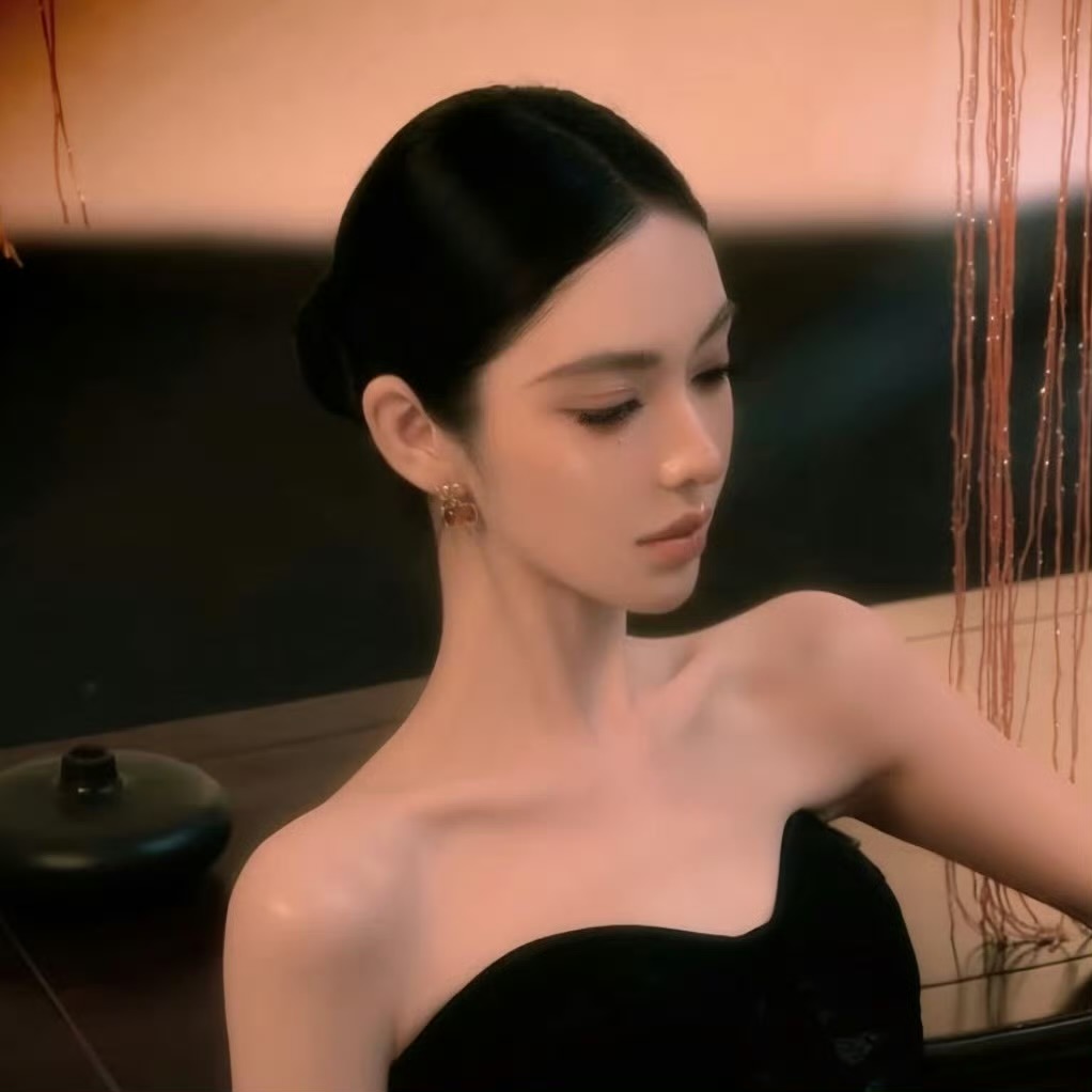 百色伴游女生 | Emily的资料